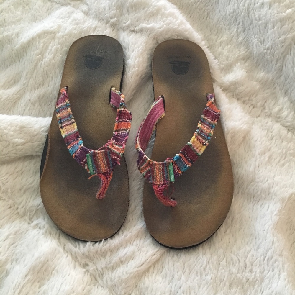 vintage boho flip flops